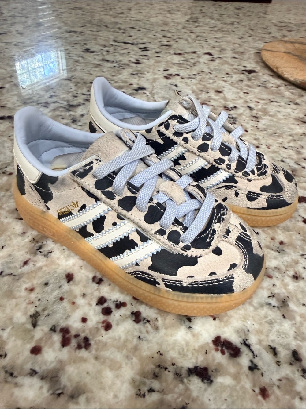 Toddler adidas Handball Spezial cow print